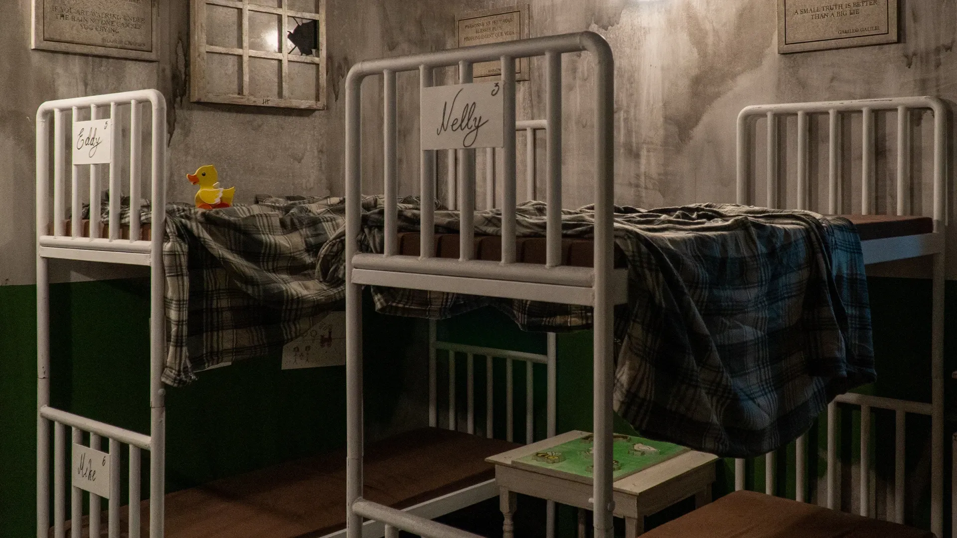Decorado del escape room The Orphanage