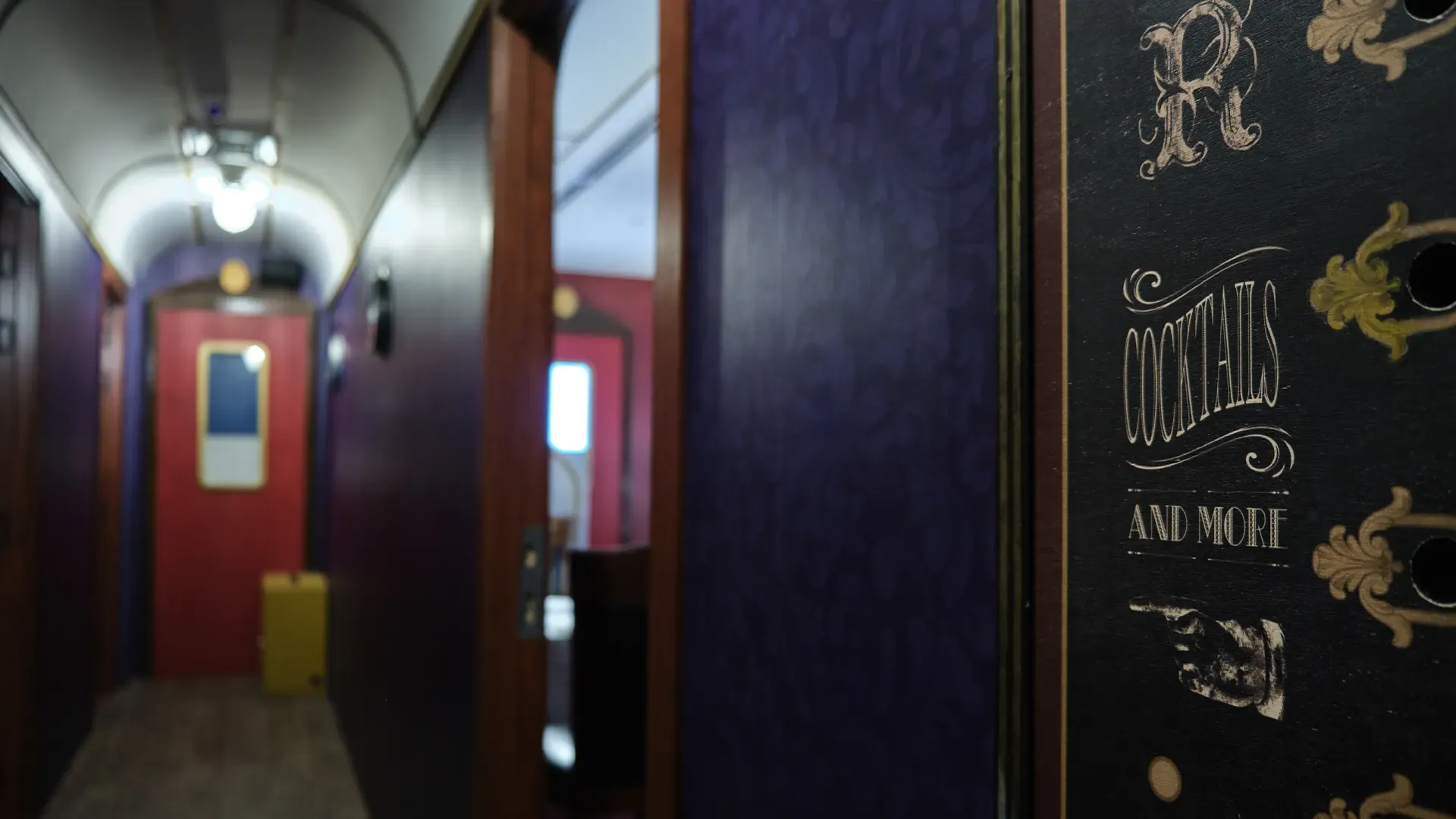 Orient Express escape room set
