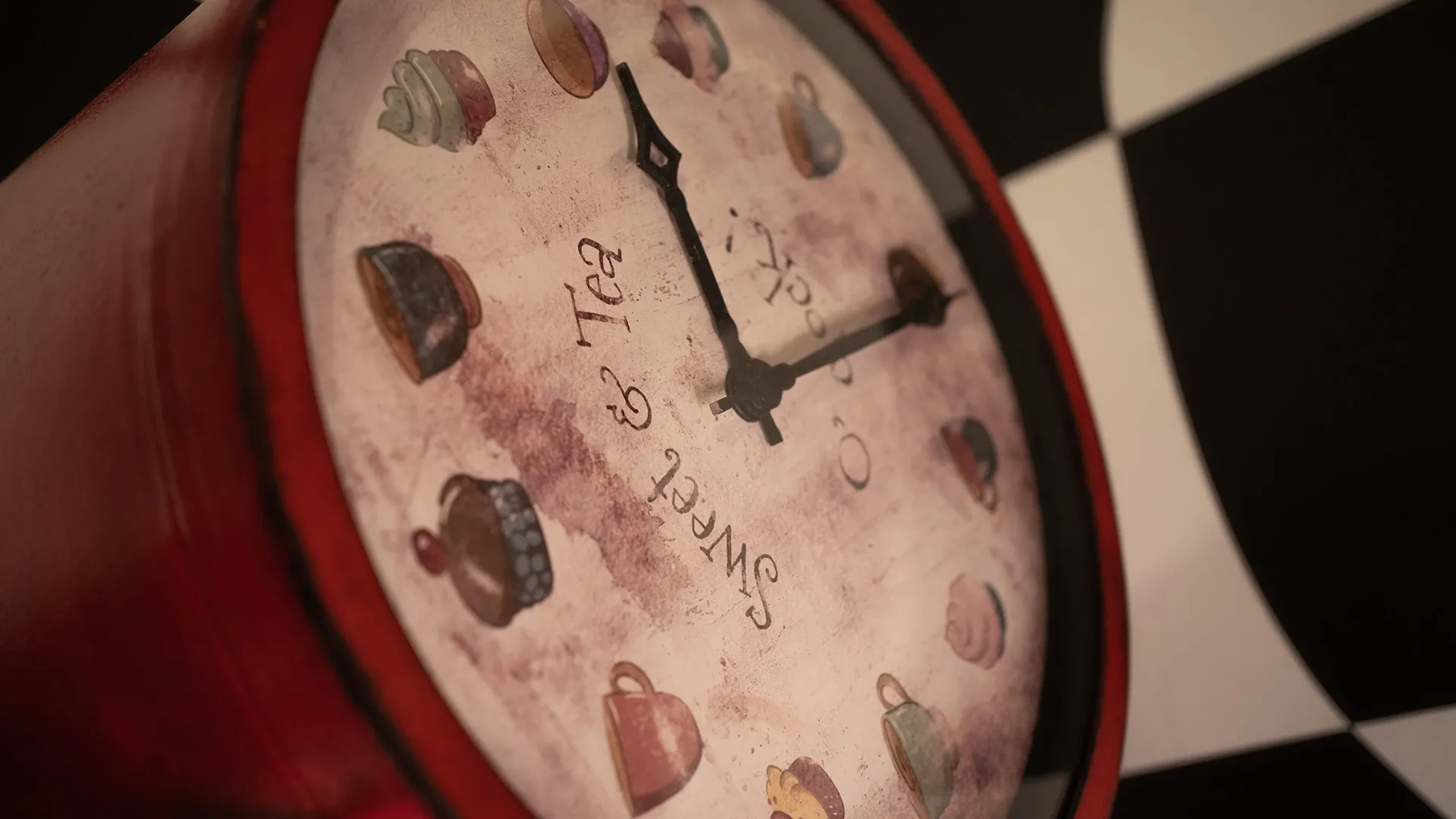 Alice In Wonderland escape room set