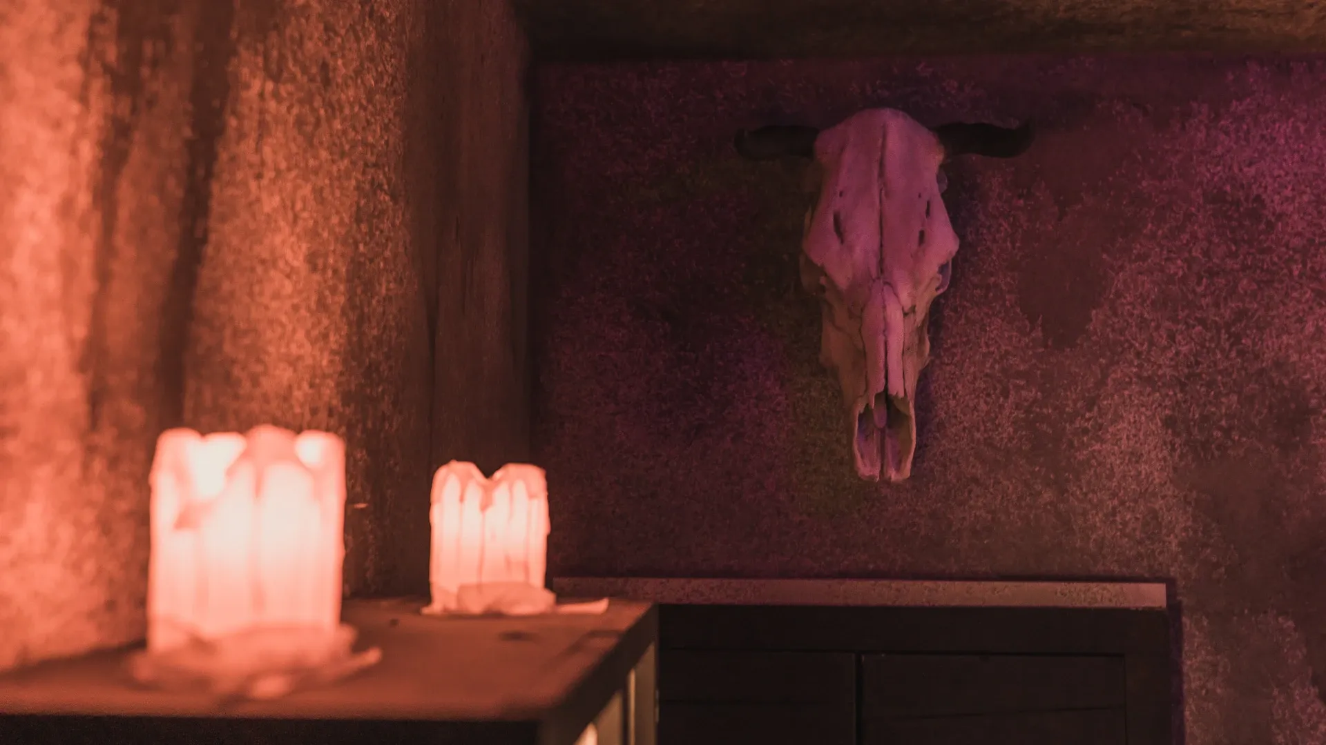 Haunted Mansion escape room set