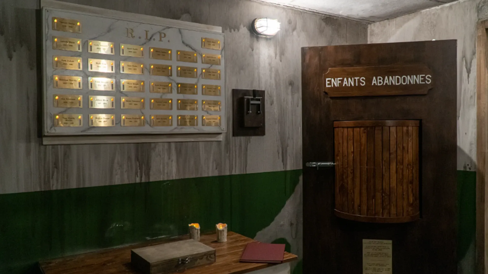Decorado del escape room The Orphanage